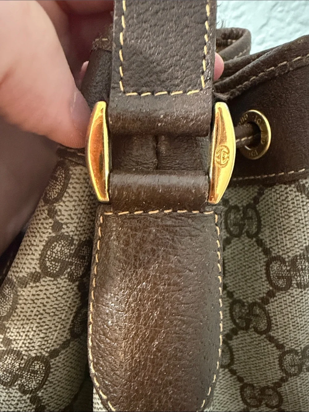 Authentic  GUCCI Brown & Cream GG Supreme Monogram Drawstring Shoulder Bag Purse - Picture 4 of 13